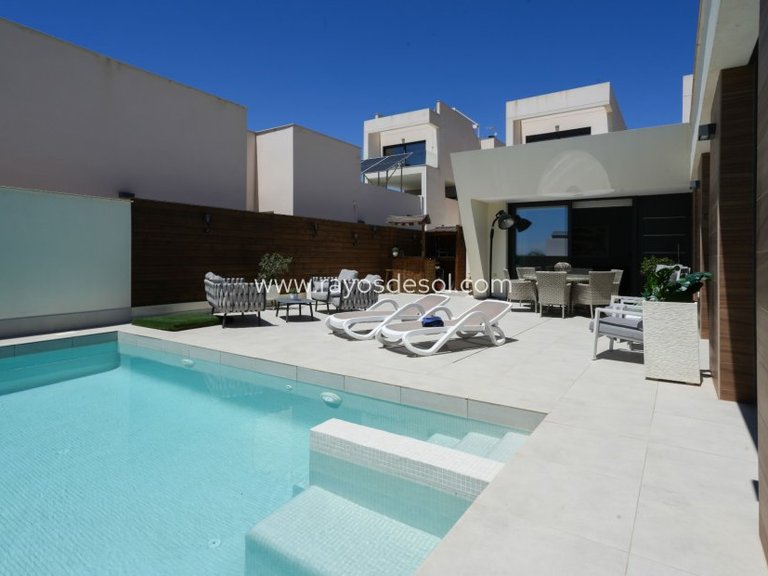 Villa for Sale in Benijofar, Alicante 3