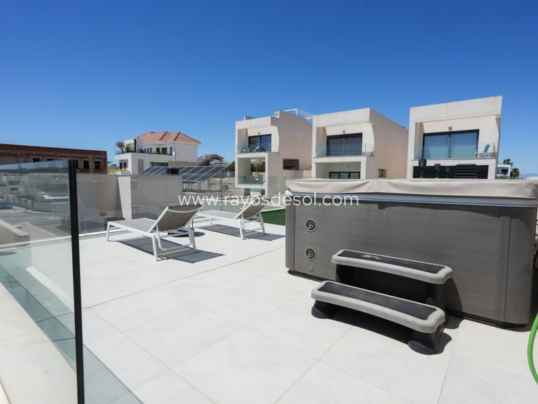 Villa for Sale in Benijofar, Alicante 43