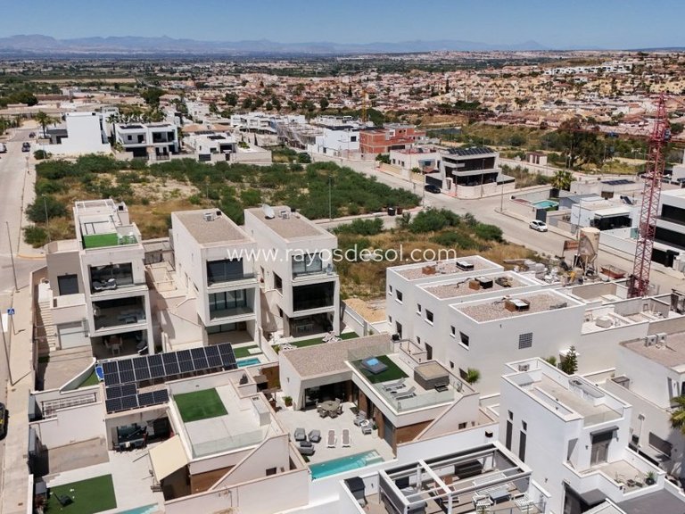 Villa for Sale in Benijofar, Alicante 47