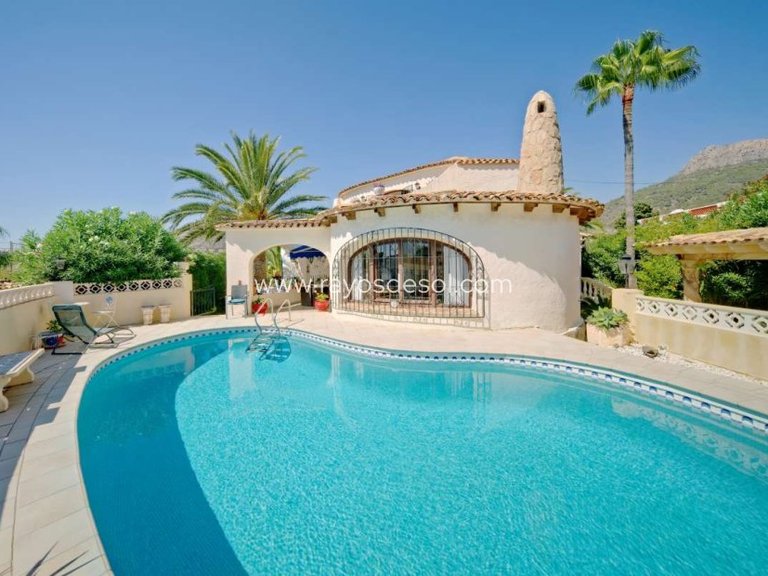 Villa for Sale in Calpe, Alicante 1