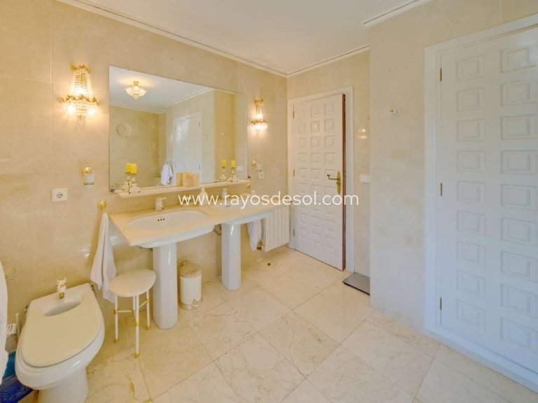 Villa for Sale in Calpe, Alicante 42