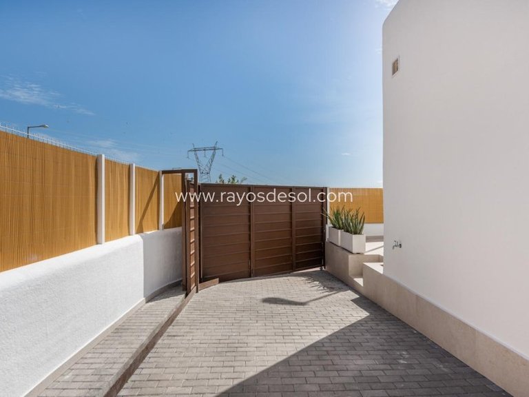 Villa for Sale in Los Alcazares, Murcia 35