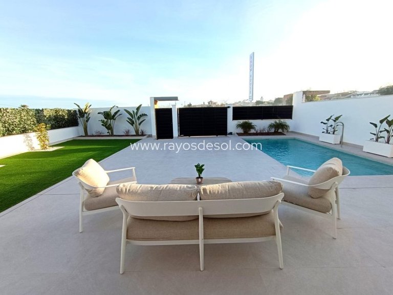 Villa for Sale in Benijofar, Alicante 6