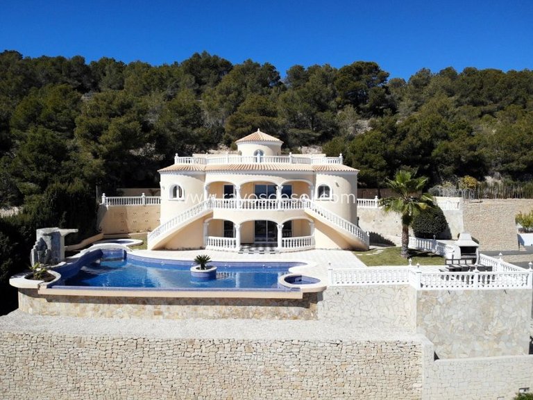 Villa for Sale in Calpe, Alicante 1