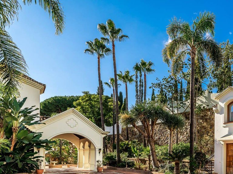 Villa for Sale in Marbella, Malaga 3