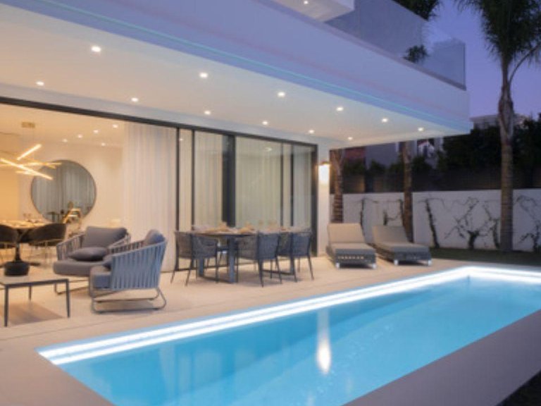 Villa for Sale in Marbella, Malaga 18