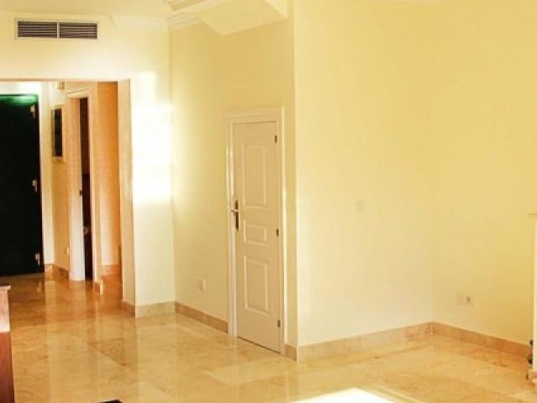 Town House for Sale in Marbella, Malaga 28