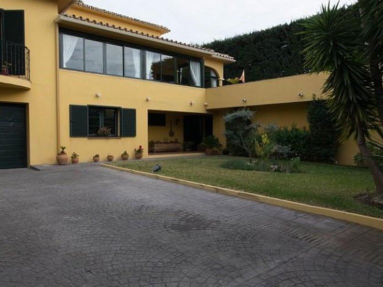 Villa for Sale in Marbella, Malaga 23