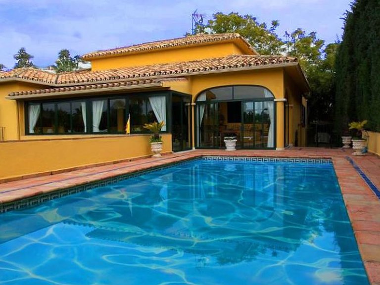 Villa for Sale in Marbella, Malaga 17