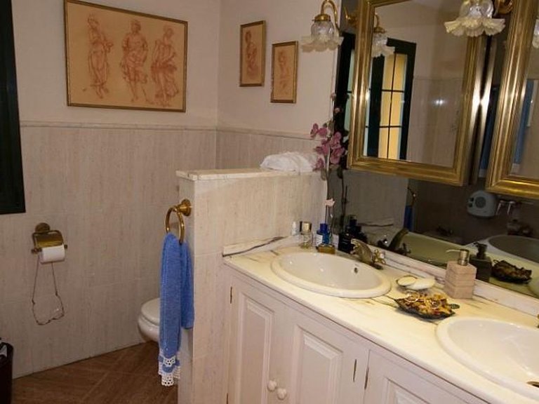 Villa for Sale in Marbella, Malaga 28