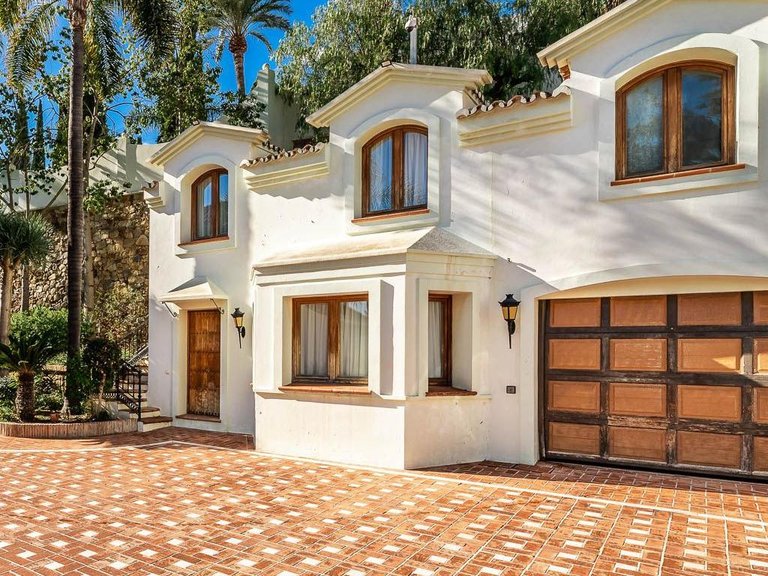 Villa for Sale in Marbella, Malaga 26