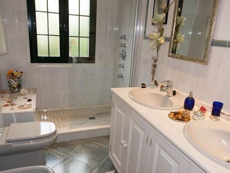 Villa for Sale in Marbella, Malaga 26