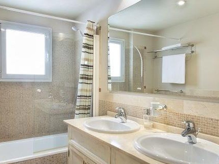 Apartment for Sale in Marbella, Malaga 30