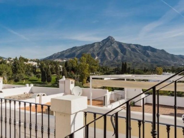 Town House for Sale in Marbella, Malaga 24