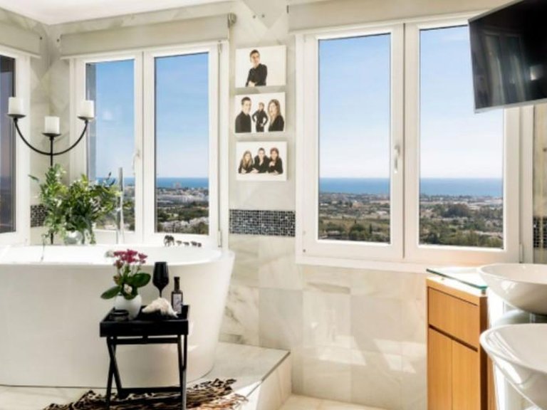Penthouse for Sale in Benahavis, Malaga 24