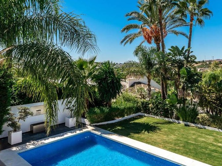 Villa for Sale in Marbella, Malaga 31