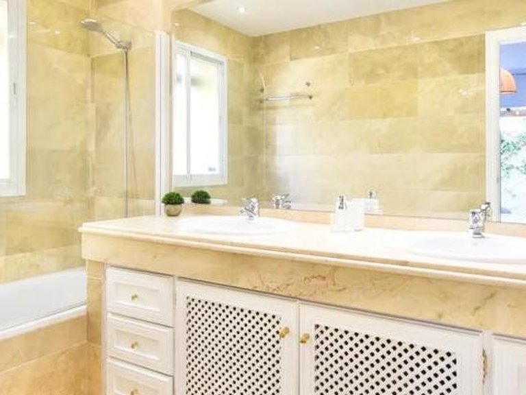 Apartment for Rent in Marbella, Malaga 20