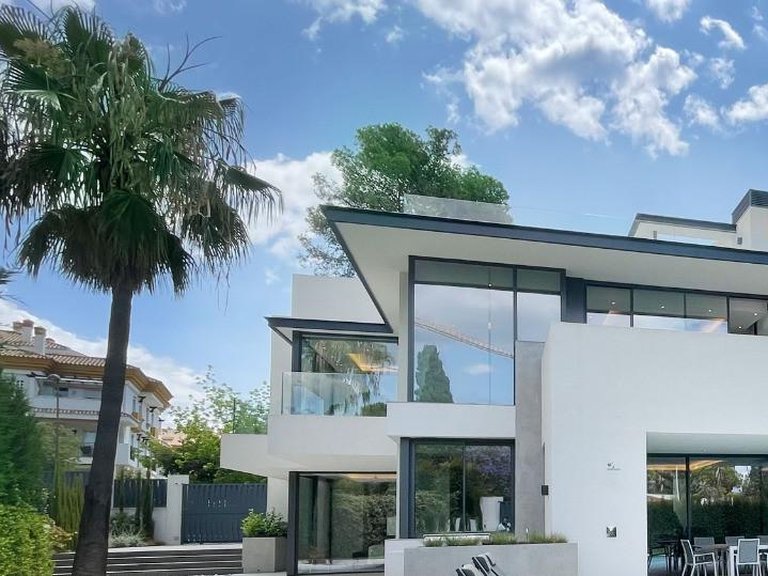 Villa for Sale in Marbella, Malaga 15