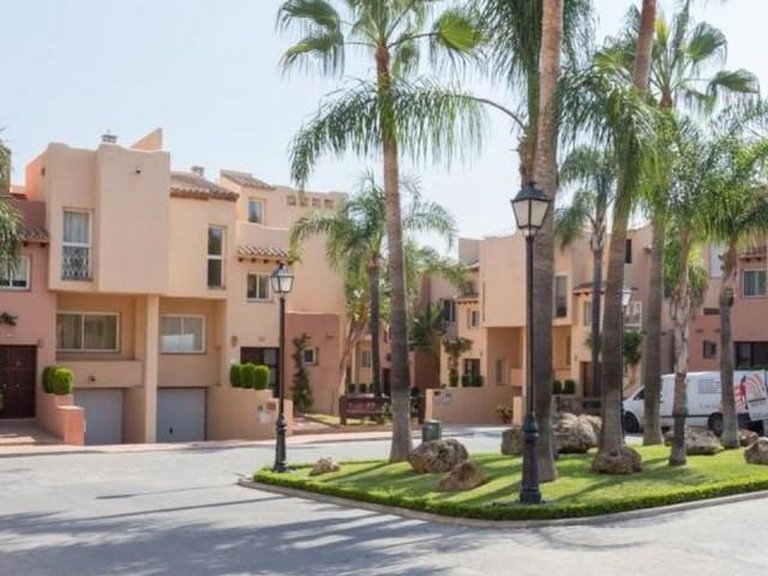 Town House for Sale in Marbella, Malaga 28