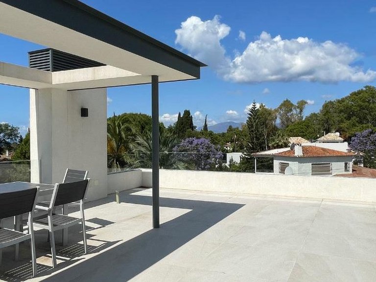 Villa for Sale in Marbella, Malaga 28