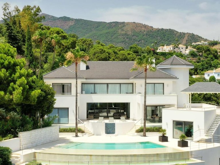 Villa for Sale in Benahavis, Malaga 31