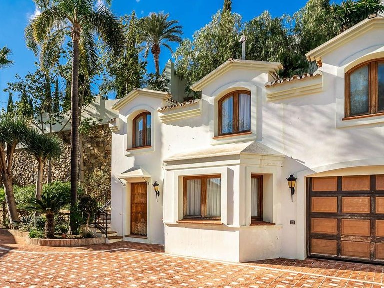Villa for Sale in Marbella, Malaga 27