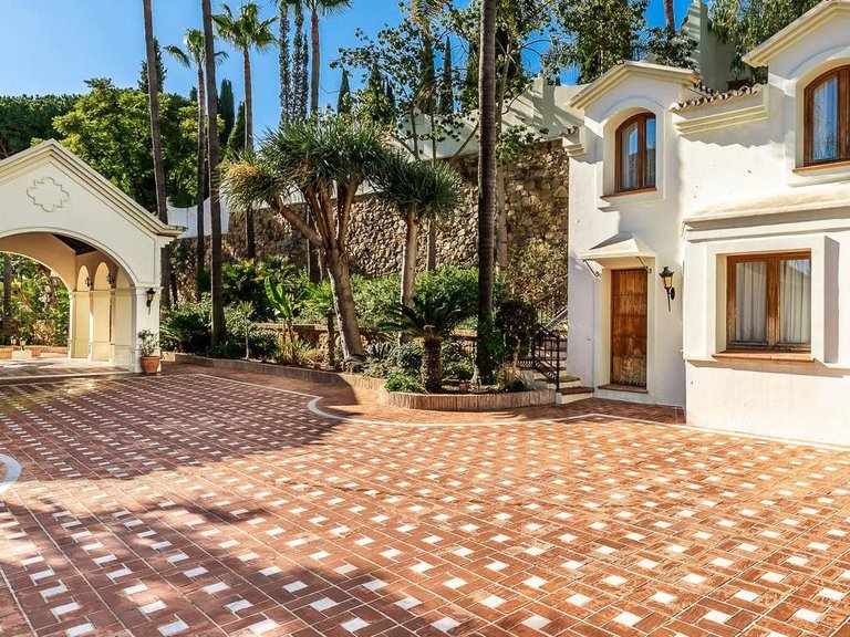 Villa for Sale in Marbella, Malaga 22