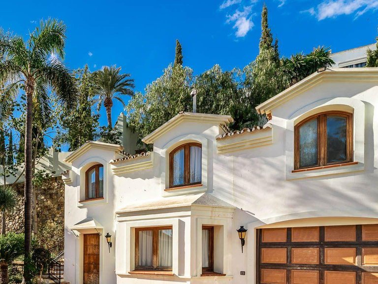Villa for Sale in Marbella, Malaga 4