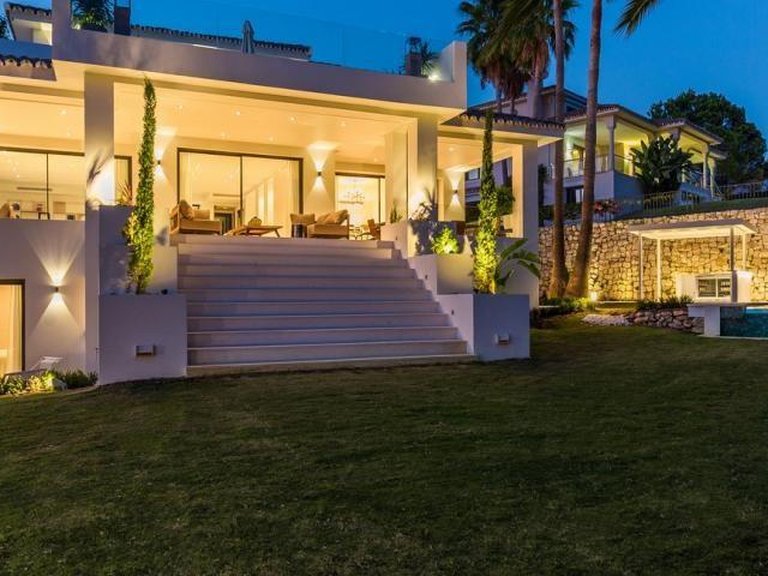 Villa for Sale in Marbella, Malaga 31