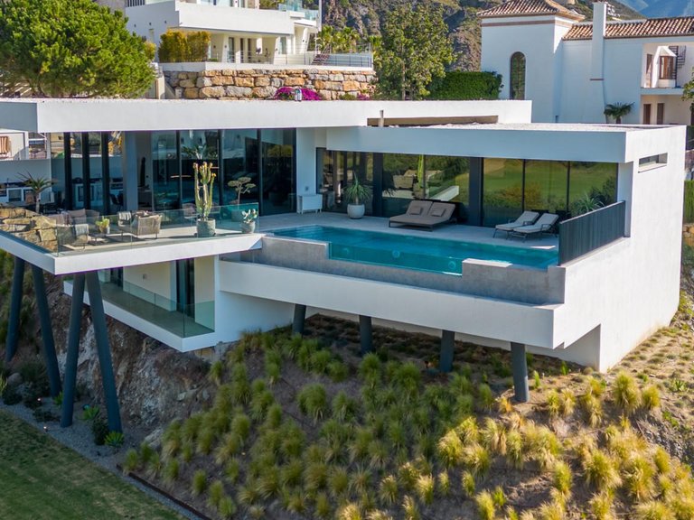Villa for Sale in Marbella, Malaga 26