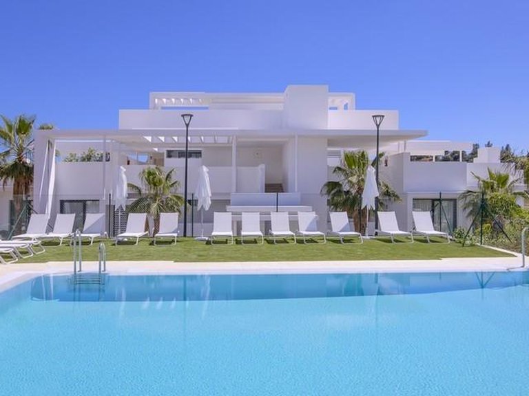 Apartment for Sale in Benahavis, Malaga 18