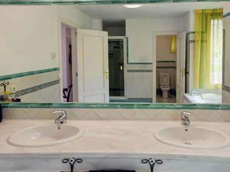 Town House for Sale in Estepona, Malaga 27