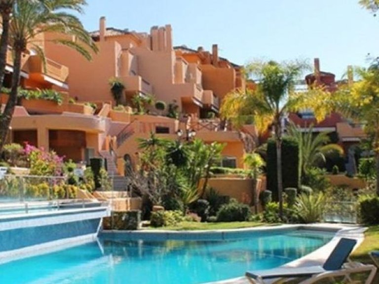 Town House for Sale in Marbella, Malaga 20