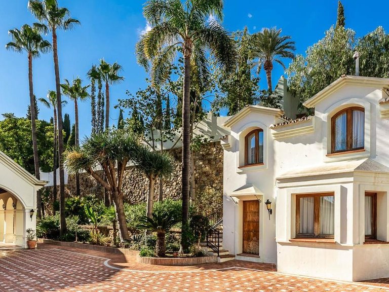 Villa for Sale in Marbella, Malaga 28