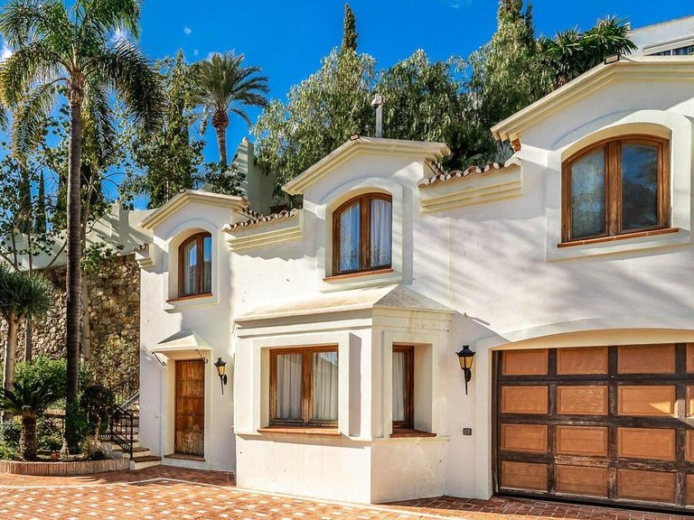 Villa for Sale in Marbella, Malaga 24