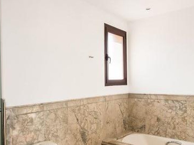 Apartment for Sale in Marbella, Malaga 31