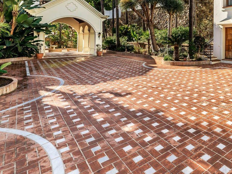 Villa for Sale in Marbella, Malaga 6