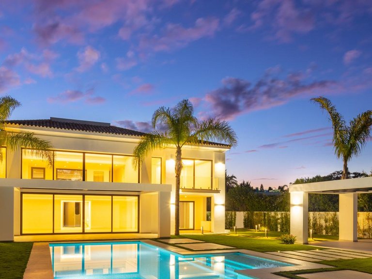 Villa for Sale in Marbella, Malaga 23