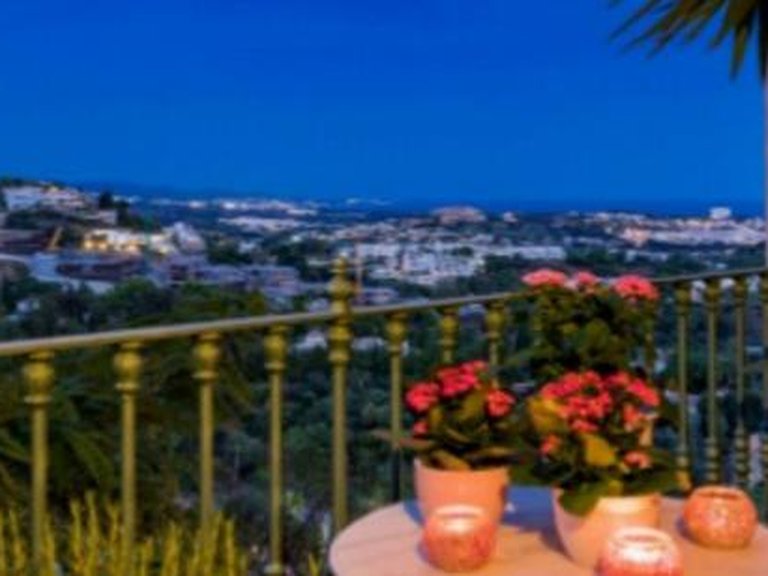 Penthouse for Sale in Benahavis, Malaga 28