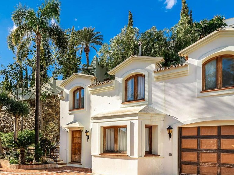 Villa for Sale in Marbella, Malaga 25