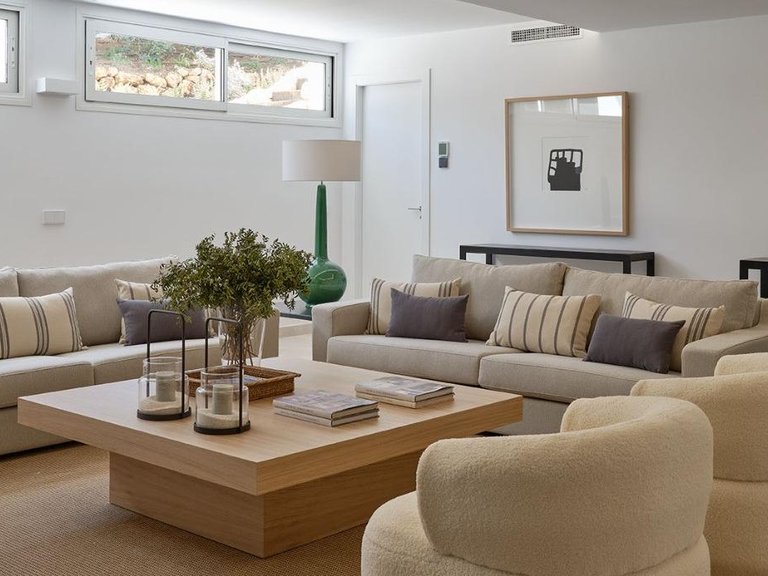 Villa for Sale in Marbella, Malaga 25