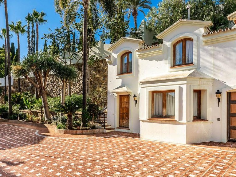 Villa for Sale in Marbella, Malaga 14