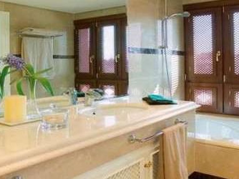 Apartment for Sale in Marbella, Malaga 26