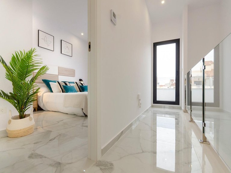 Villa for Sale in Torrevieja, Alicante 28