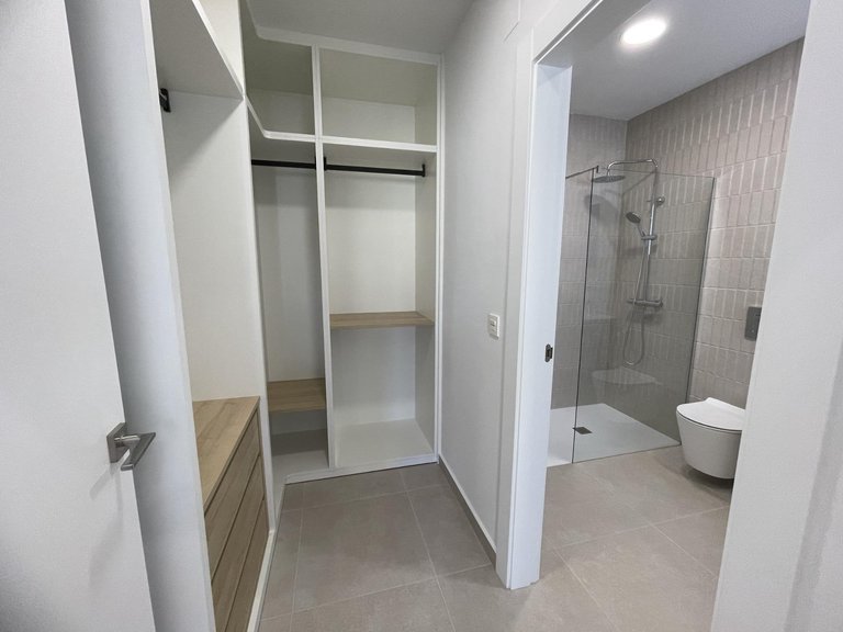 Villa for Sale in Almorad&iacute;, Alicante 43