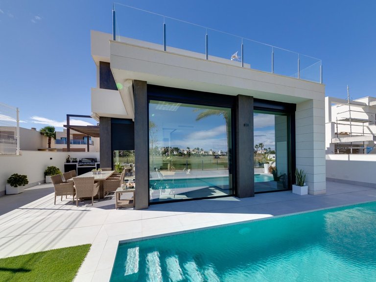 Villa for Sale in Pilar De La Horadada, Alicante 25