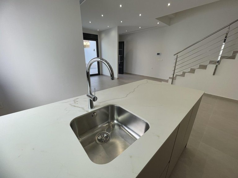 Villa for Sale in Almorad&iacute;, Alicante 11