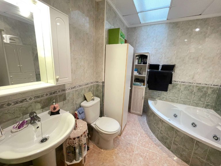 Commercial for Sale in Torrevieja, Alicante 16