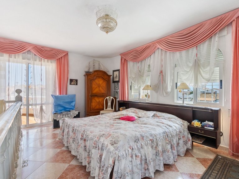 Villa for Sale in Orihuela, Alicante 18