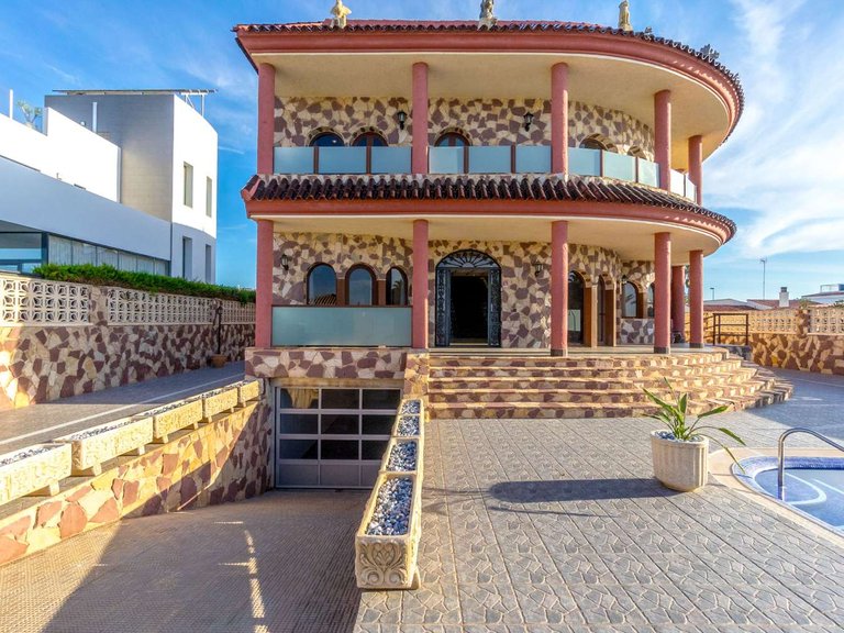 Villa for Sale in Orihuela, Alicante 5